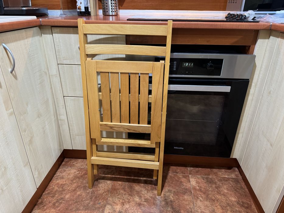 Дървен сгъваем стол за градина / тераса