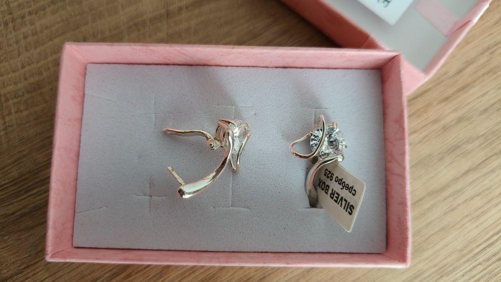 Сребърни обеци с кристали