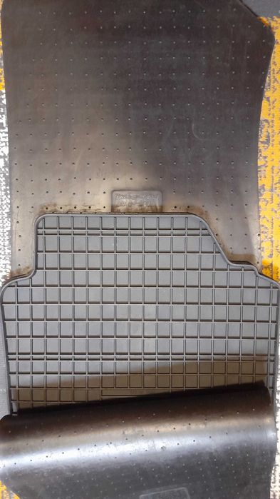 Covorase / Presuri auto dedicate CAUCIUC