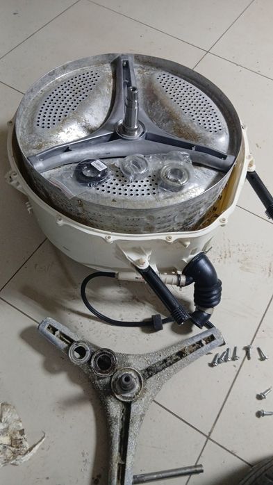 Ремонт стиральных машин и Холодильников