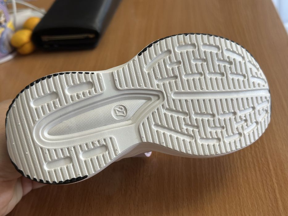 Летние кросовки 27 размер на девочку