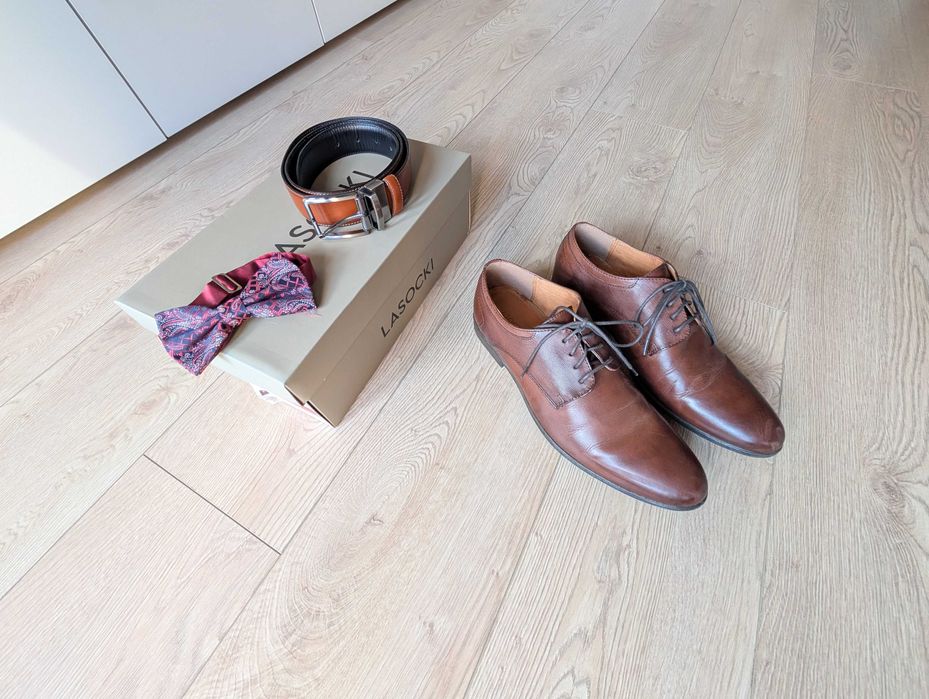 Мъжки официални обувки в комплект с колан и папионка