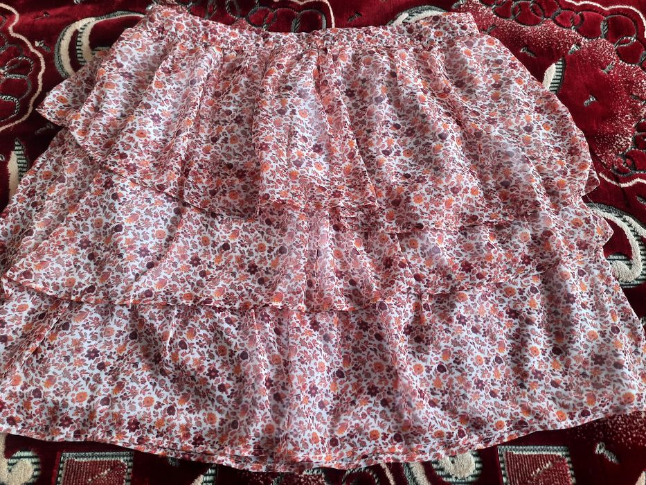 Fustă scurtă cu volane