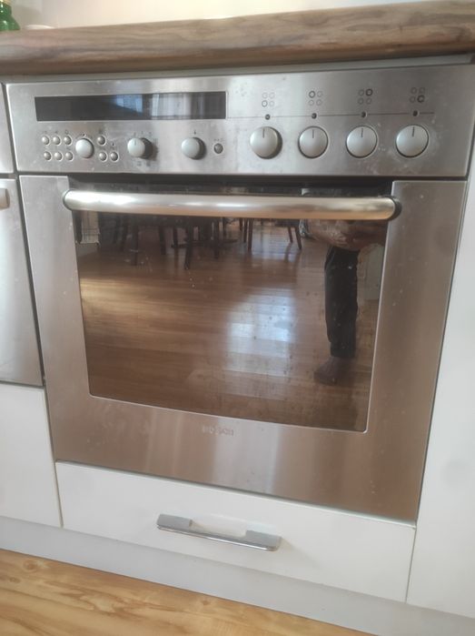 Фурна с микровълнова и котлони 80лв.