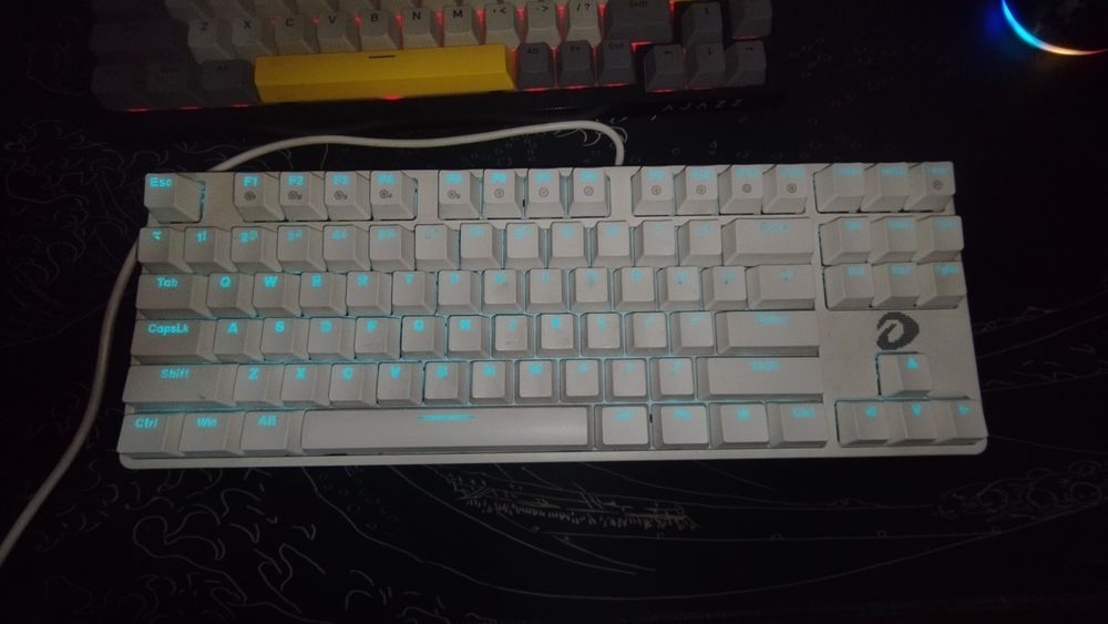 Продам ajazz ak820 и dareu ek87