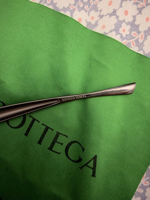 Bottega Veneta - Sardine oval sunglasses