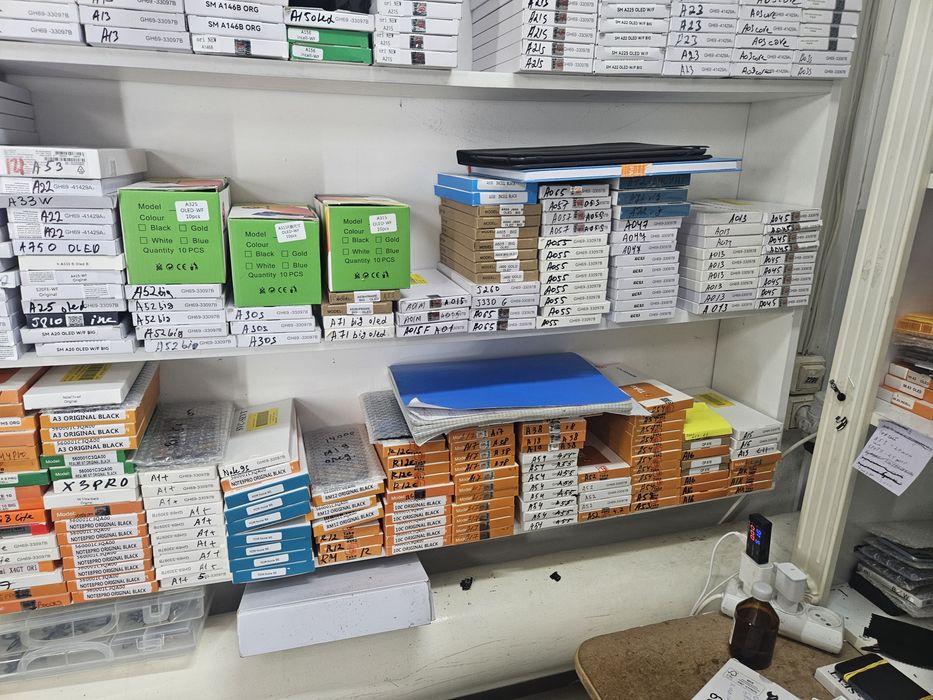 Запчасти на телефоны