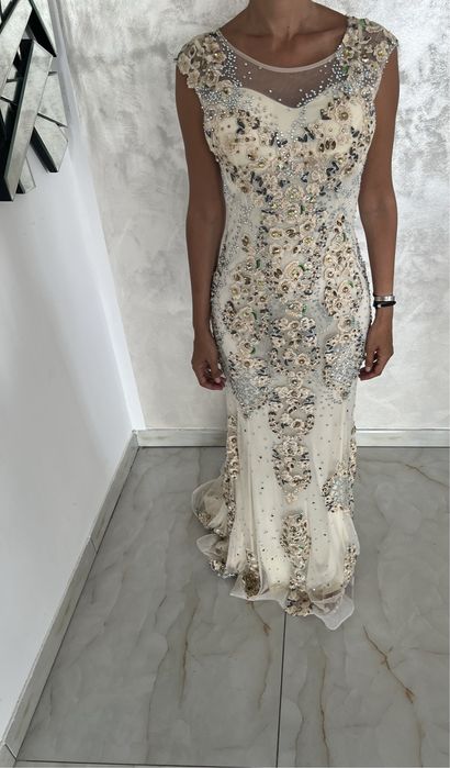 Rochie de seara crem