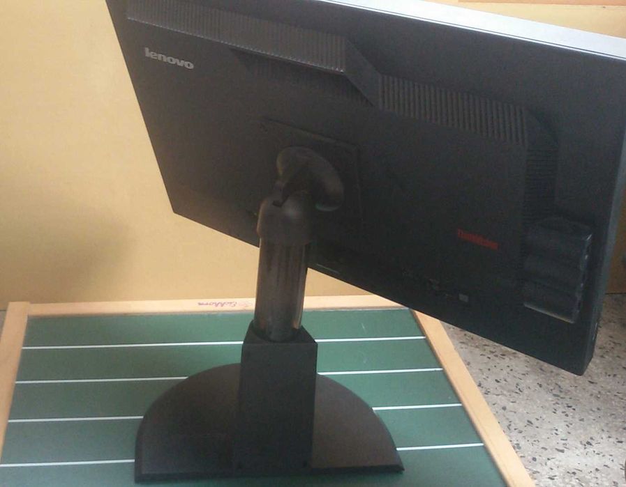 Монитор Lenovo ThinkVision LT2452pwC 1920x1200 24 инча