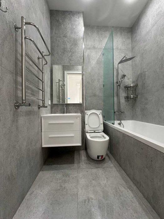 Гостиница России-Дуплекс! Сдаётся 4-х комнатная квартира в центре!