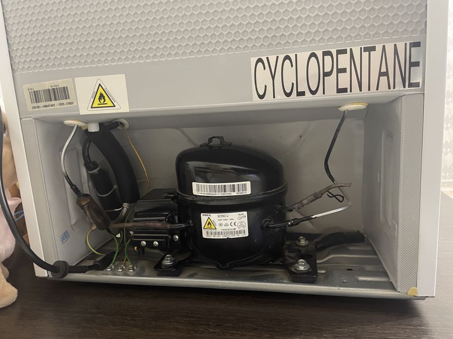 Холодильник маленткий