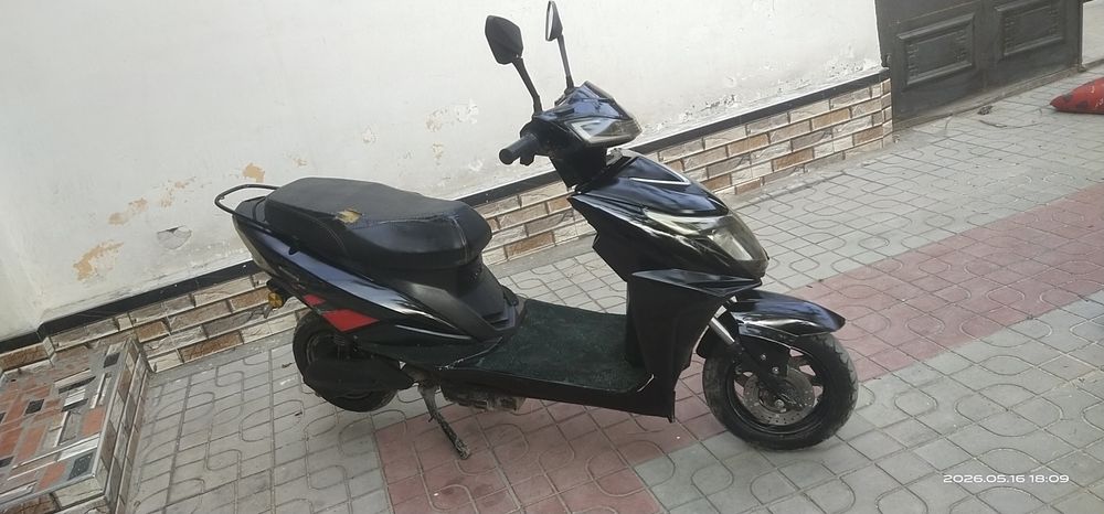 Elektro skuter sotiladi