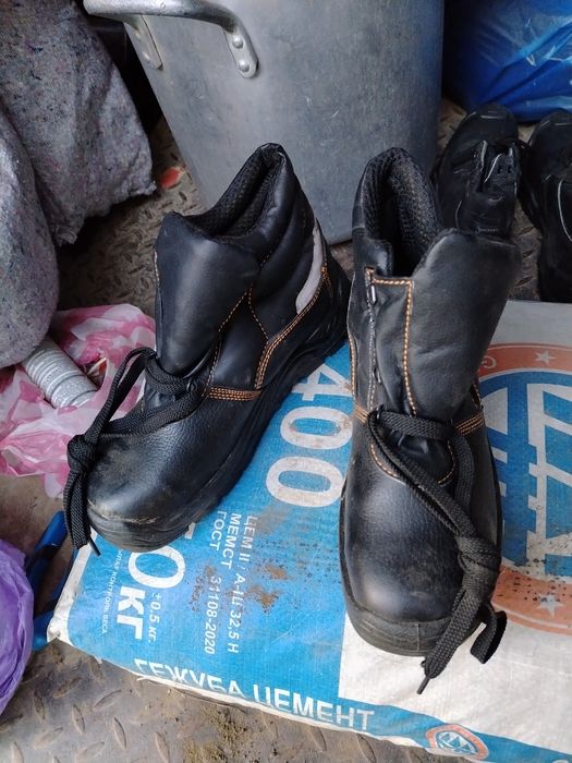 Жаңа киілмегпн жұмыс етіктер сатылады.