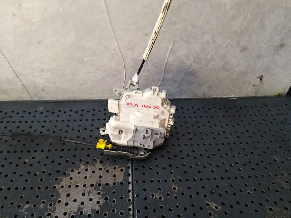 Broasca usa stanga spate audi q5 8r 8k0839015c