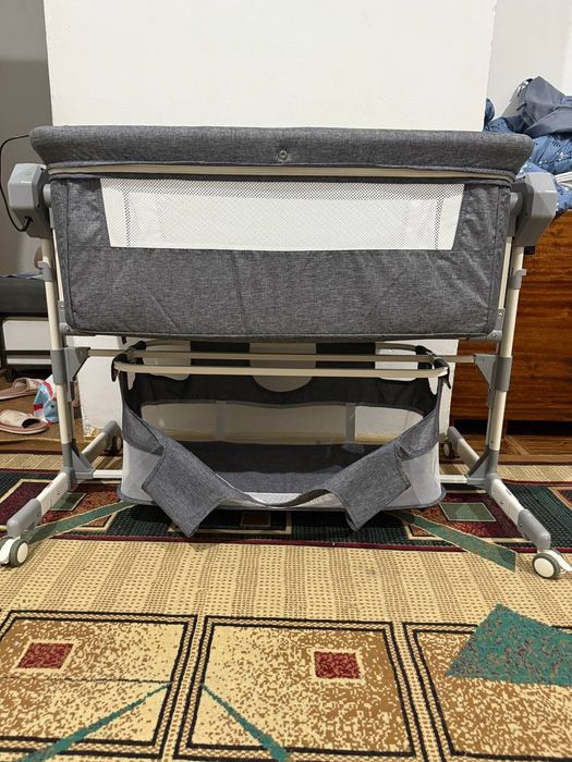 Продаю электрический манеж