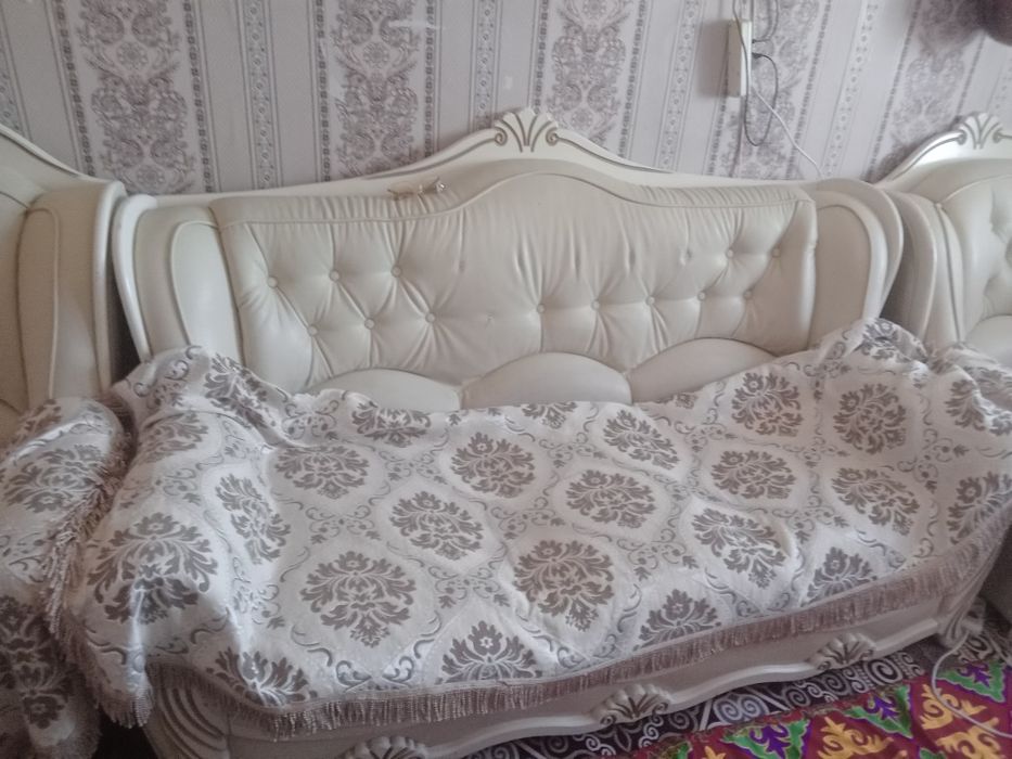 Диван креслосымен сатылады