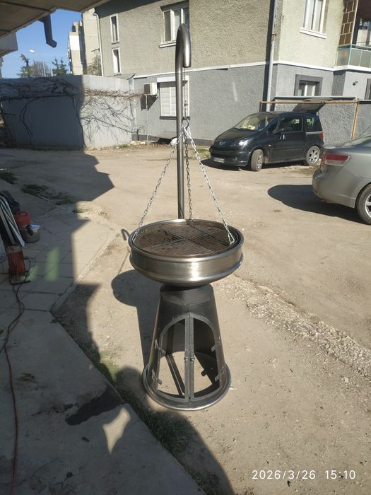 Барбекю на дървени въглища