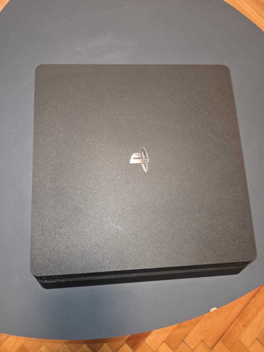 Consola PS4 Slim 1TB + 2 Manete Originale + 11 Jocuri