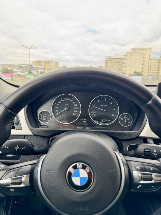 BMW Seria 3 BMW Seria 3 F30 320d EfficientDynamics + sistem audio premium ( audison )