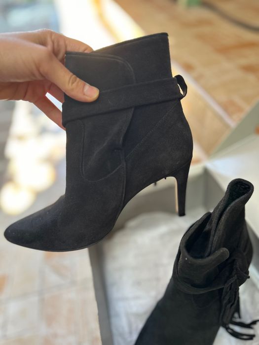 Черни боти на тънък ток от естествен велур
