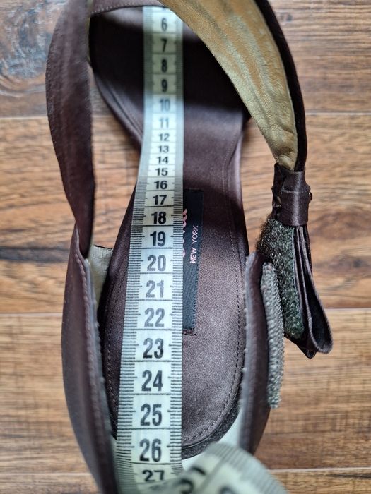 Sandale maro cu funde si strasuri Nina USA