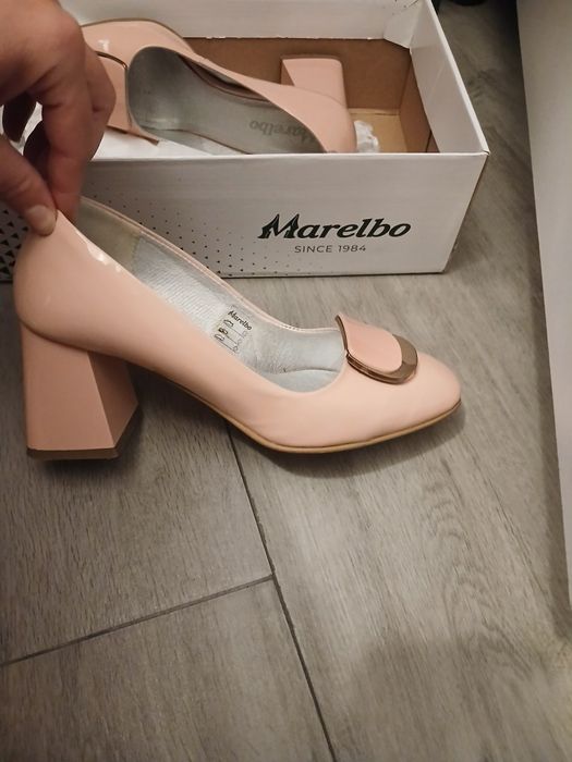 Pantofi din piele
