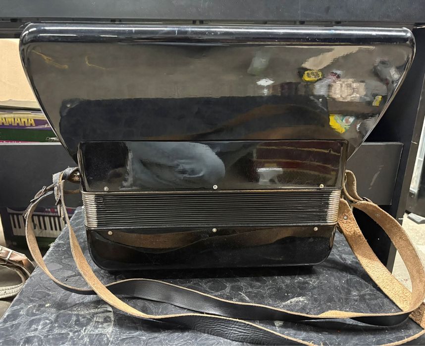 Acordoen Hohner Verdi 1A cu 60 de basi