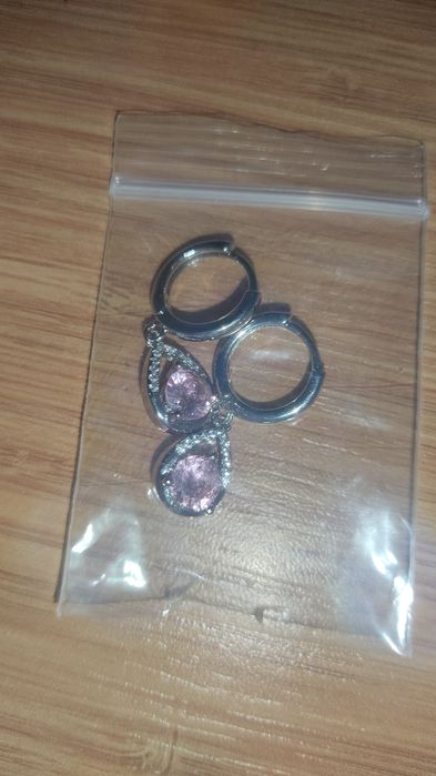 Сребърни обеци, истинско сребро с розови камъчета.