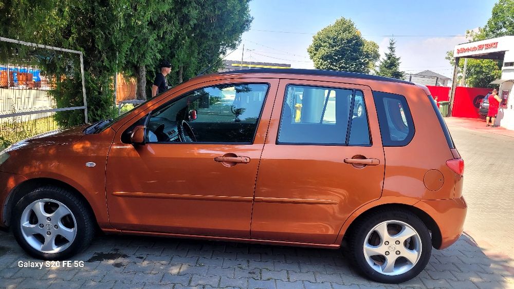 Vând mazda 2 din anul 2003
