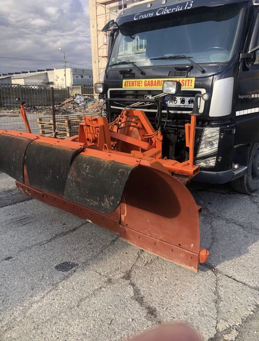 Volvo 8x4 , autobasculanta