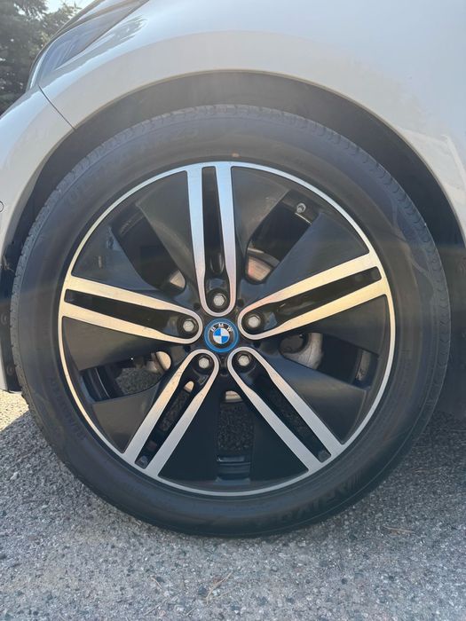 Продаю автомобиль BMW I3 гибрид