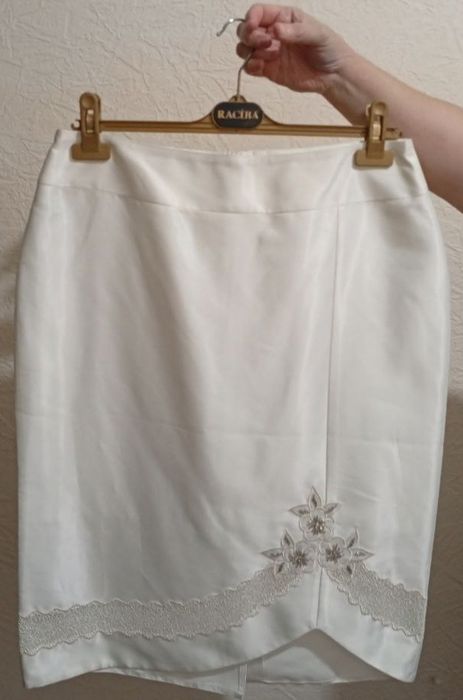 Ayyolar , qizlar kastyum yubkasi