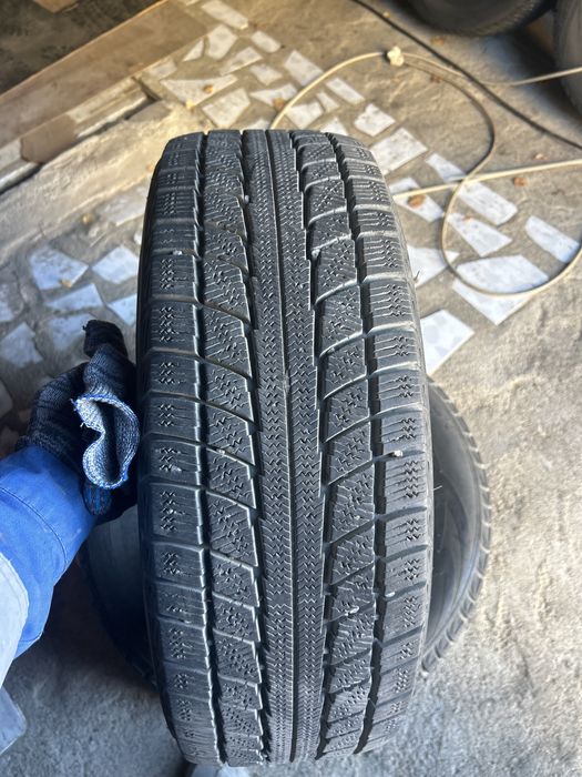 Продам бу Шины зимние 195/65R15