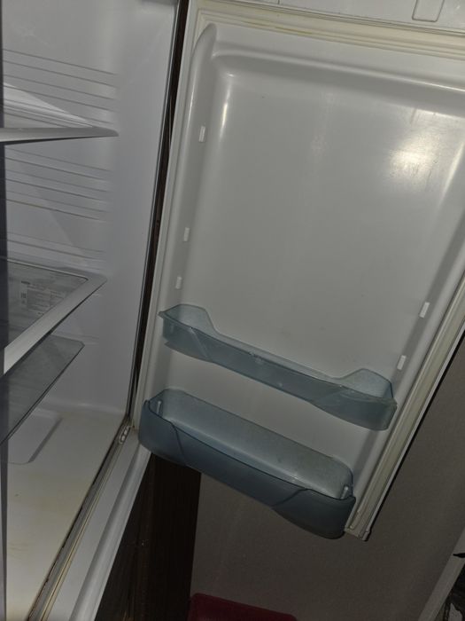 Холодильник большой