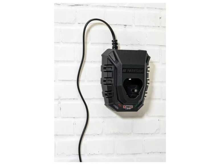 PARKSIDE 12V, 2.4А зарядно за  акумулаторни батерии от X 12V Team