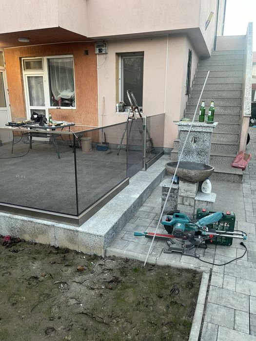 Стъклени парапети цени от 160 евро с ддс плюс монтаж