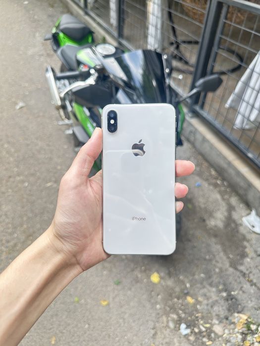 iPhone XS Max срочна прадаетсия