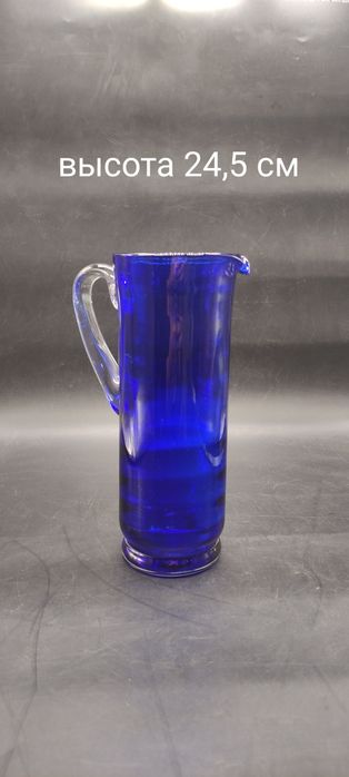 Графин из синего стекла