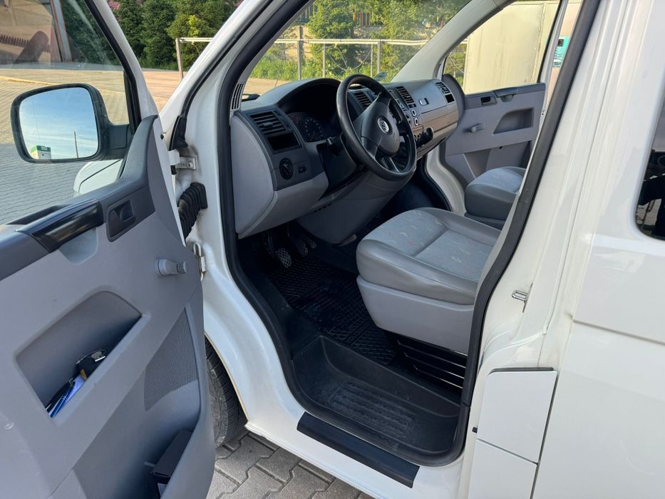 De vânzare VW T5 2,5 TDI sau schimb cu autoturism