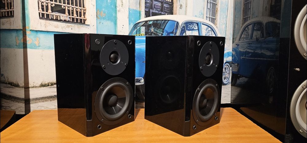 Boxe audio Yamaha NX-E 700 - monitoare pasive Piano Craft