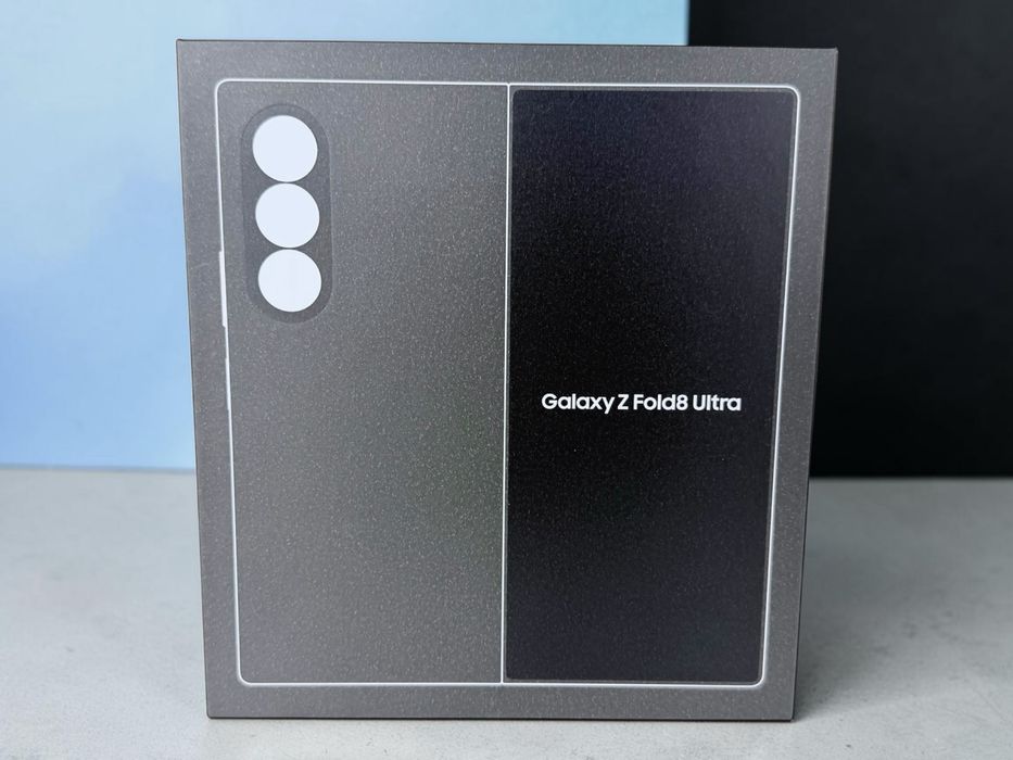 НАЛИЧЕН! Samsung Galaxy Z Fold 8 Ultra 5G 512GB 12RAM Graphite 2г. Гаранция!