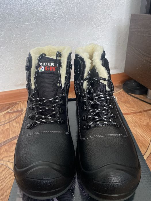 Ботинка 42 размер