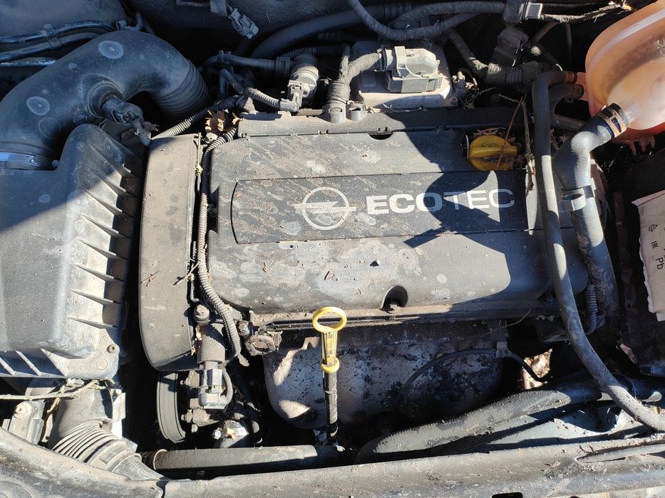 Продавам на части Опел Астра H 1.6i