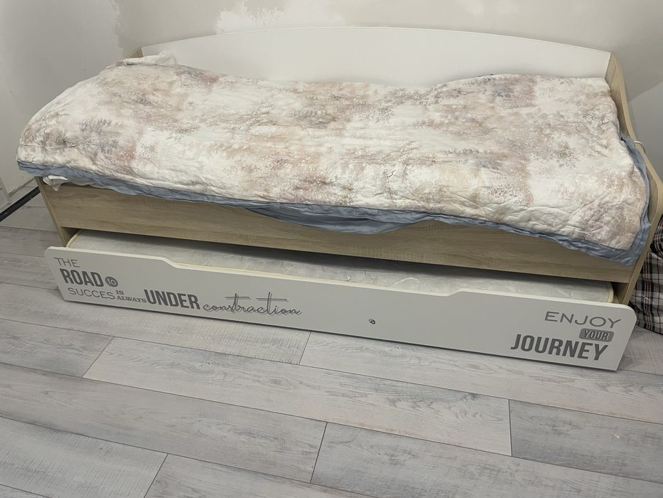 Продам кровать на 2 спальних места