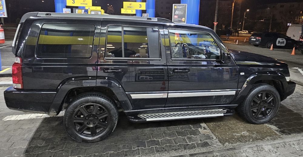 Vând Jeep Commander 3.0 D V6 218 hp