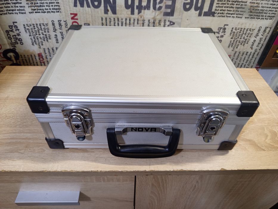 Алуминиев куфар.