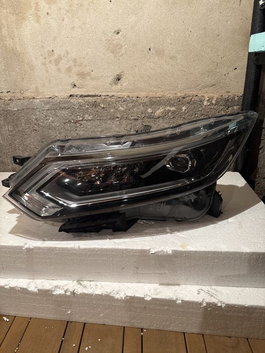 Фар Nissan Qashqai