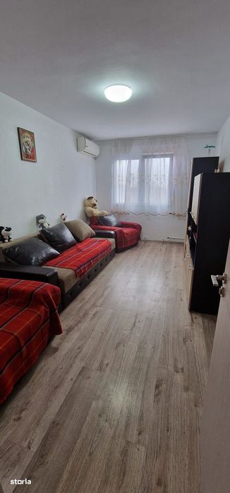 Doua camere in zona sediu politie.