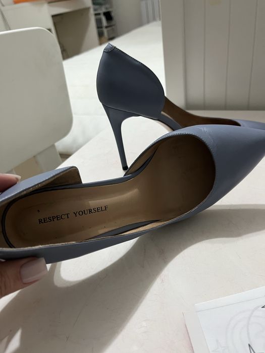 Продам кожанные туфли Respect 38 размер