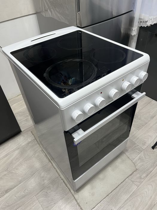 Продам электрическую плиту Hansa